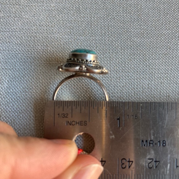 Sterling silver ring with turquoise stone - Picture 3 of 3